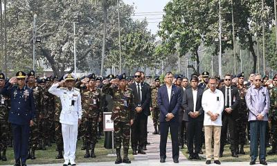 বিডিআর শহীদদের প্রতি প্রধানমন্ত্রীর শ্রদ্ধা নিবেদন