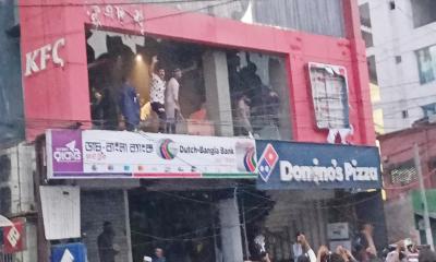 খুলনায় কেএফসি ডোমিনোজ ও বাটার শোরুম ভাঙচুর লুটপাট