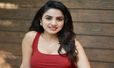 ত্বকের উজ্জ্বলতা বাড়ায় কাঁচা হলুদ