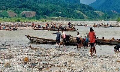 লুটপাটে বিলীনের পথে ভোলাগঞ্জের সাদাপাথর