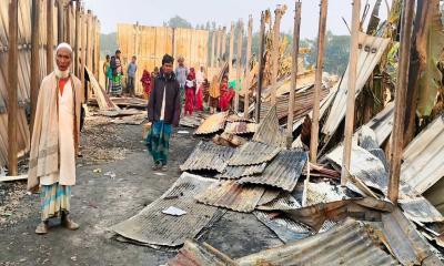 সুবর্ণচরে মাদরাসা পুড়িয়ে দিলেন দুর্বত্তরা