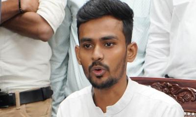 দুর্নীতির অভিযোগ তুলে দুই উপদেষ্টার পদত্যাগ দাবি