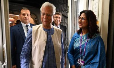 লন্ডনে পৌঁছেছেন প্রধান উপদেষ্টা ড. ইউনূস