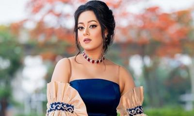 প্রার্থনা ফারদিন দীঘির মাসে আয় কত? 