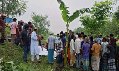 কালিহাতীতে রডবোঝাই ট্রাক উল্টে ১৫ জন নিহত