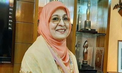 দেশে ফিরেছেন কিংবদন্তী অভিনেত্রী শাবানা