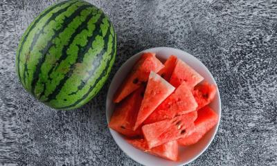 তরমুজে এক চিমটি লবণ মিশিয়ে খাবেন যে কারণে