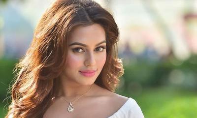 নায়িকা নুসরাত ফারিয়া আটক