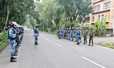 গোপালগঞ্জে চলছে কারফিউ, থমথমে পরিবেশ