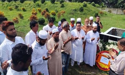 বাঞ্ছারামপুরে জুলাই আন্দোলনের শহীদদের কবরে শ্রদ্ধা নিবেদন