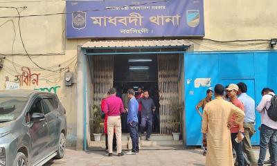 নরসিংদীতে ৪ সন্তানের জননীকে সংঘবদ্ধ ধর্ষণ, যুবক গ্রেপ্তার